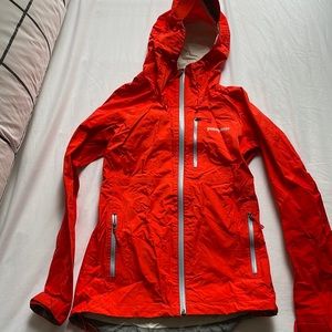 XS Patagonia rain jacket. Red. H2No